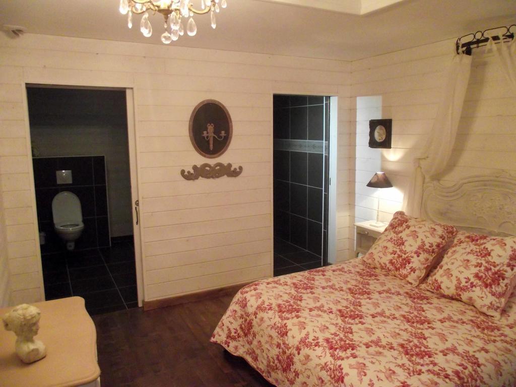 Les Belles Epoques B&B - Piscine - Terrasses - Brumisateurs - Proche Puy Du Fou Saint-Germain-sur-Moine Room photo